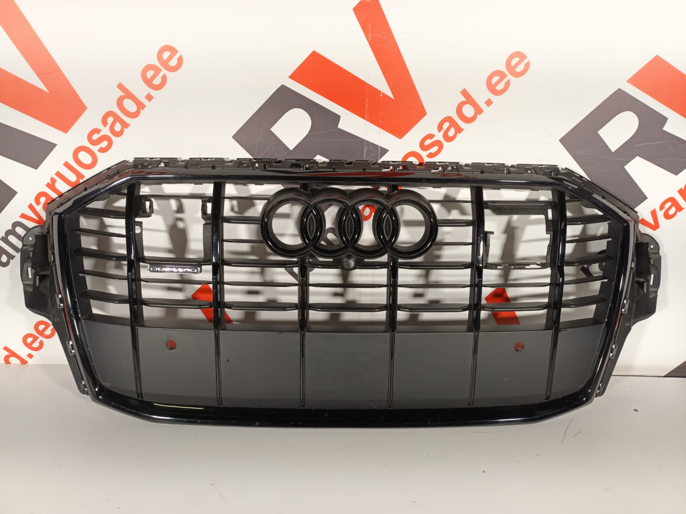Audi Q7 iluvõre / grille