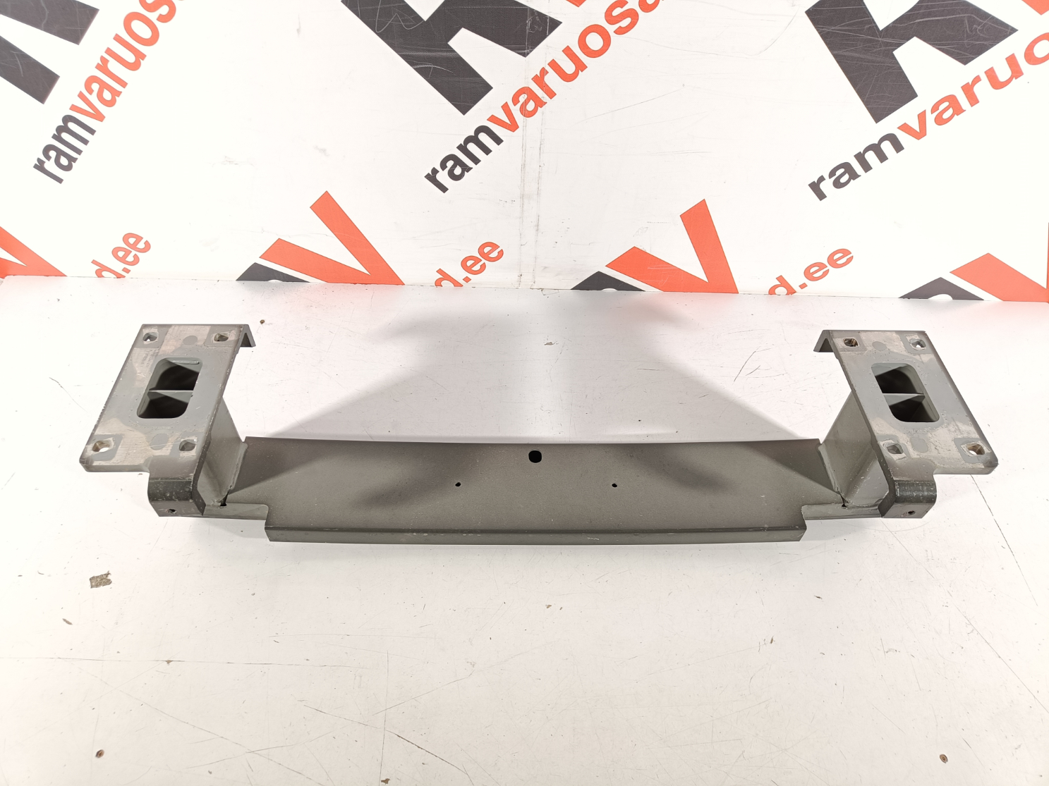 Land Rover Defender esitala / rear support - pilt 2