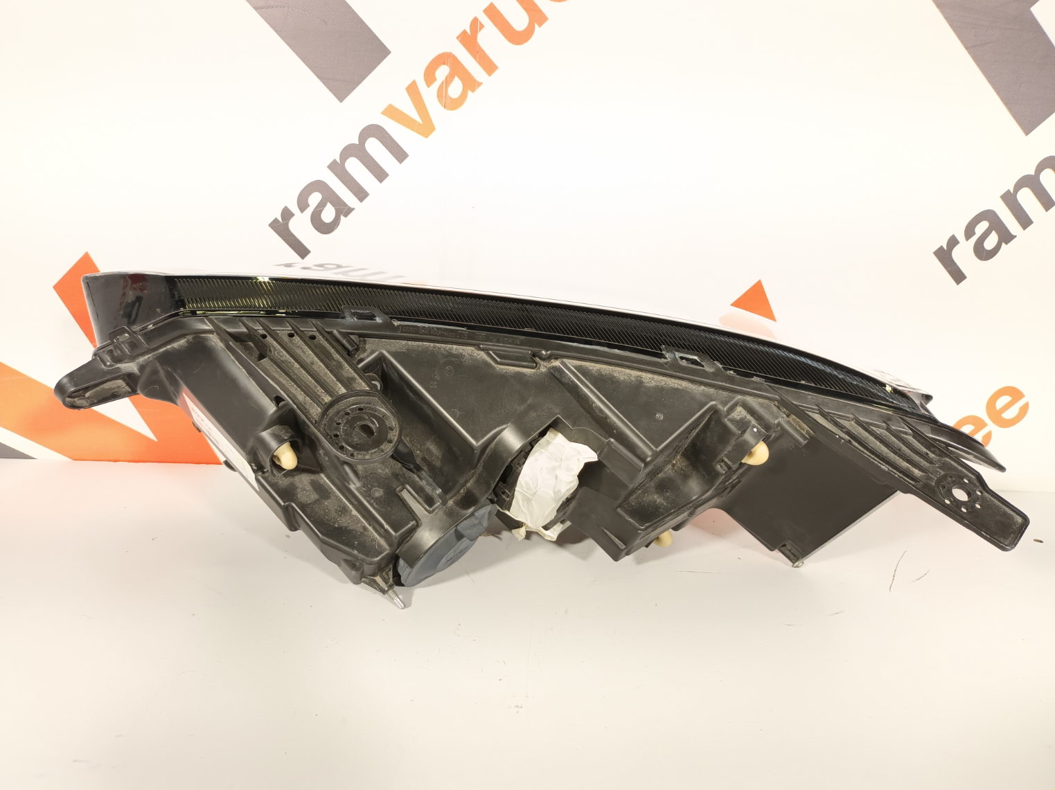 Dacia Sandero esituli / headlight - pilt 3