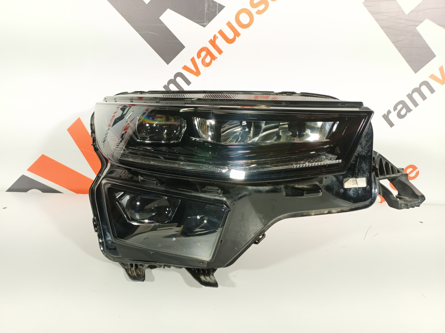 Skoda Kodiaq esituli / headlight