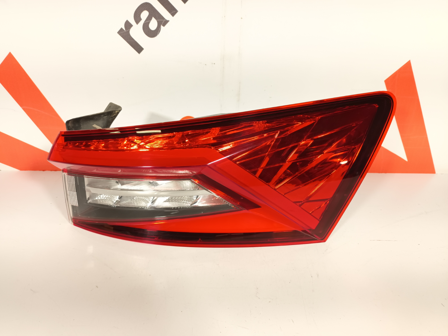 Skoda Kodiaq tagatuli / rear light