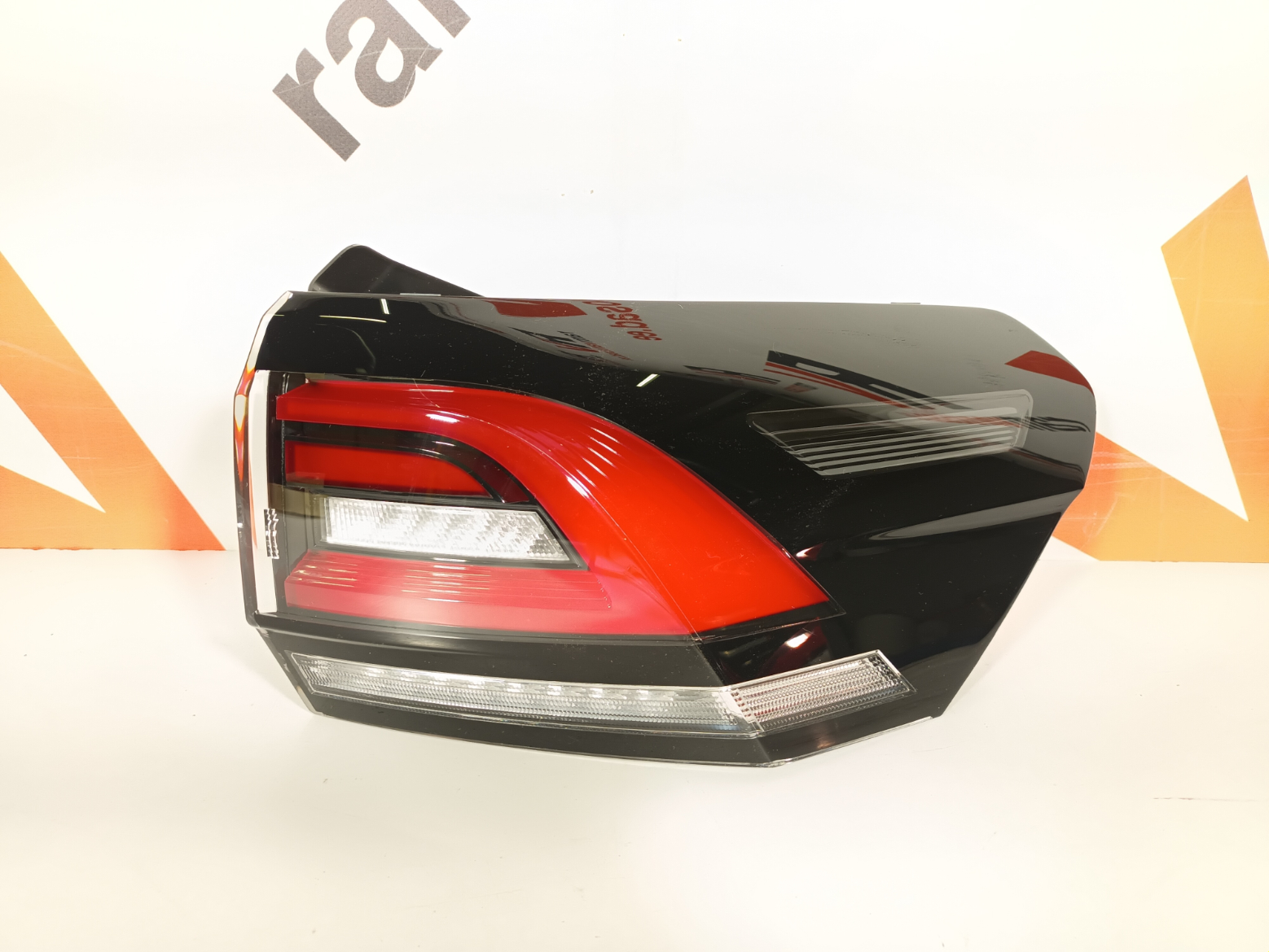 Volkswagen Taigo tagatuli / rear light