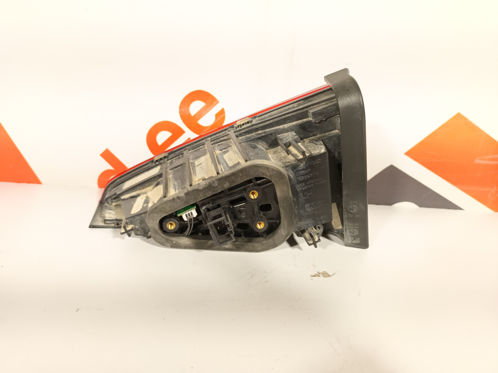 Skoda Superb tagatuli / rear light - pilt 2