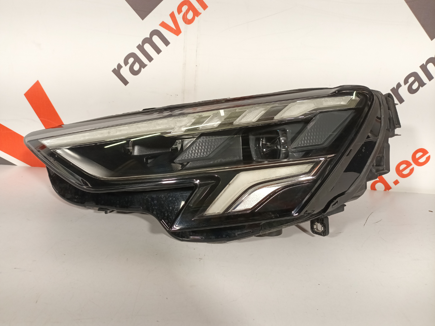 Audi A3 esituli / headlight