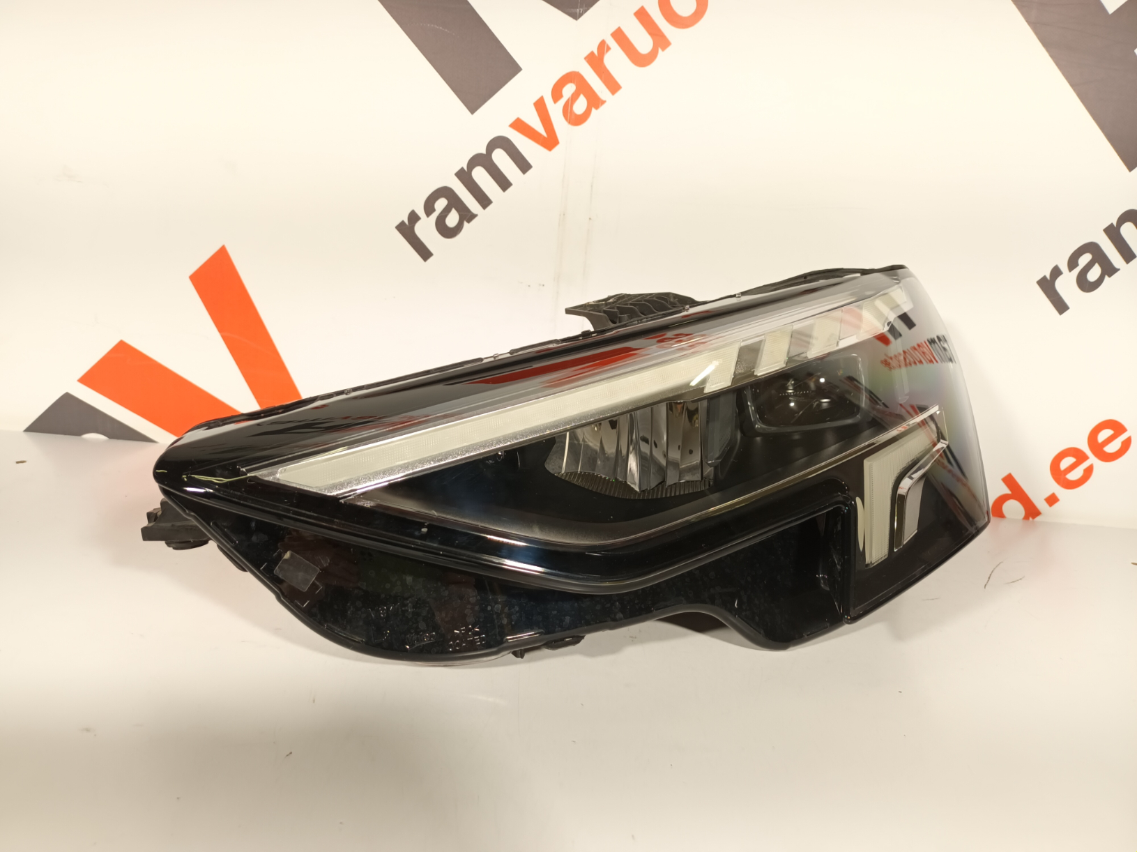 Audi A3 esituli / headlight - pilt 2
