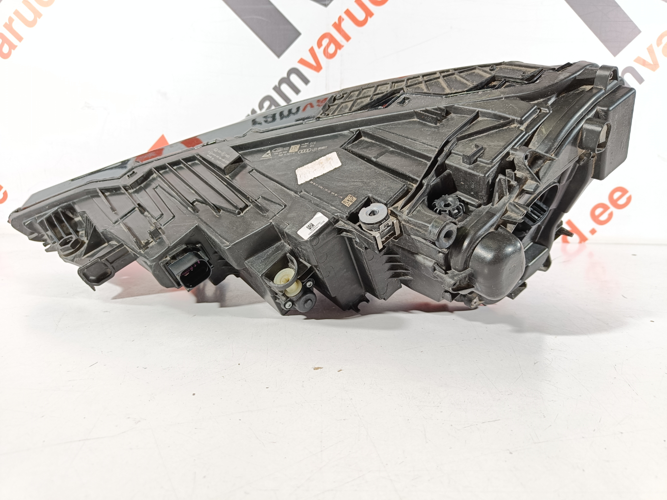 Audi Q8 esituli / headlight - pilt 3