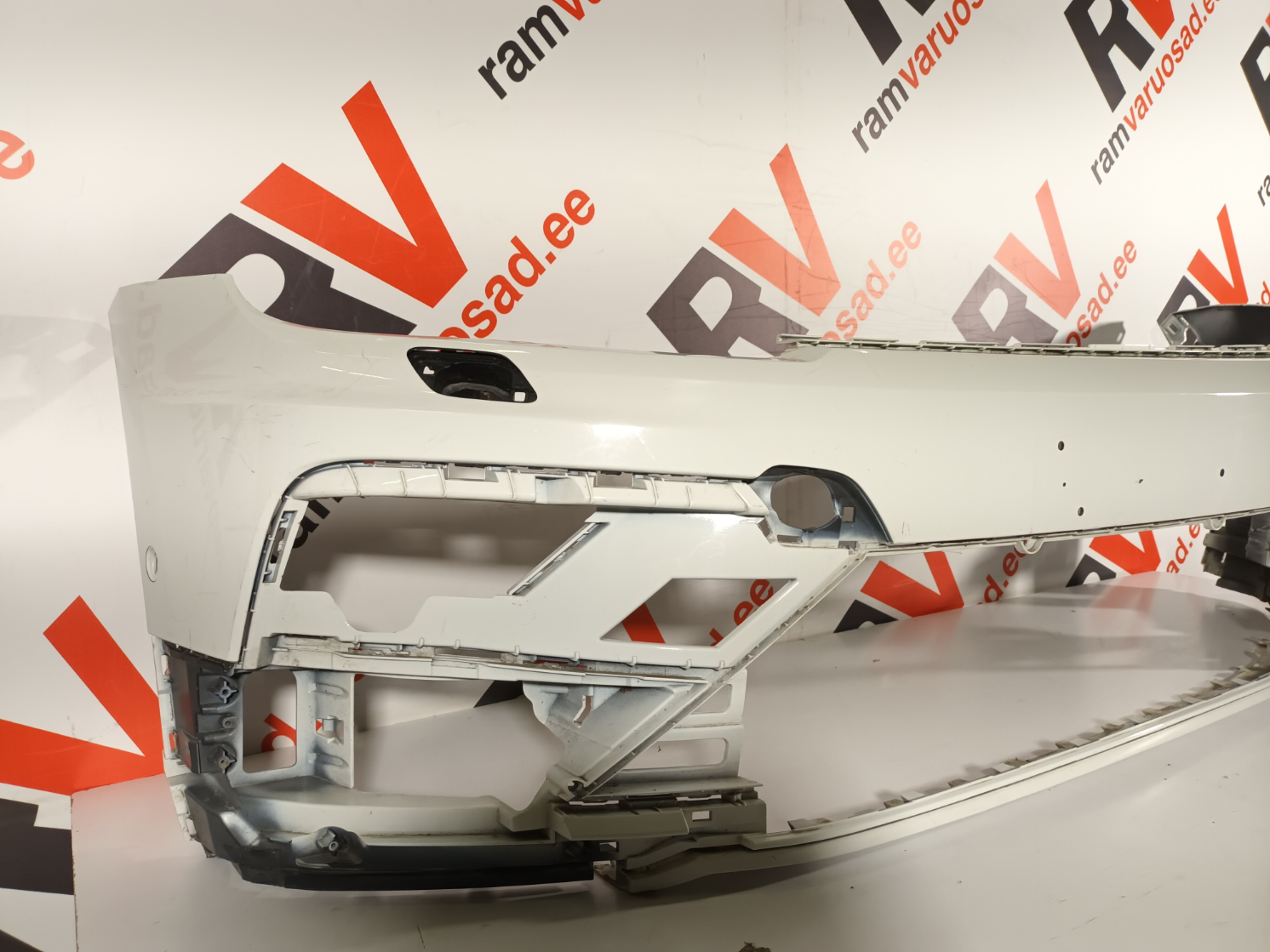 Volkswagen Tiguan esistange / front bumper - pilt 2