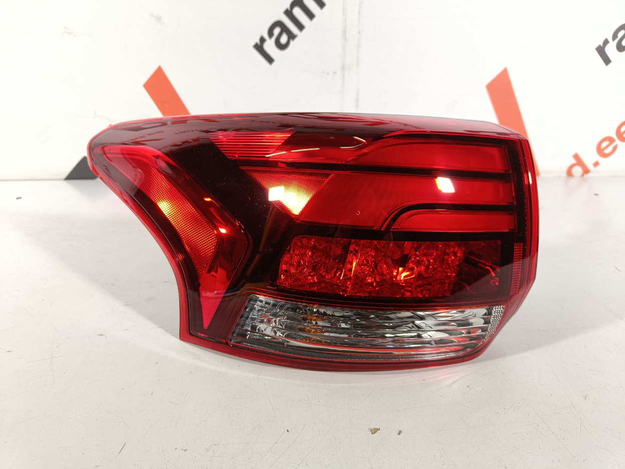 Mitsubishi Outlander tagatuli / rear light