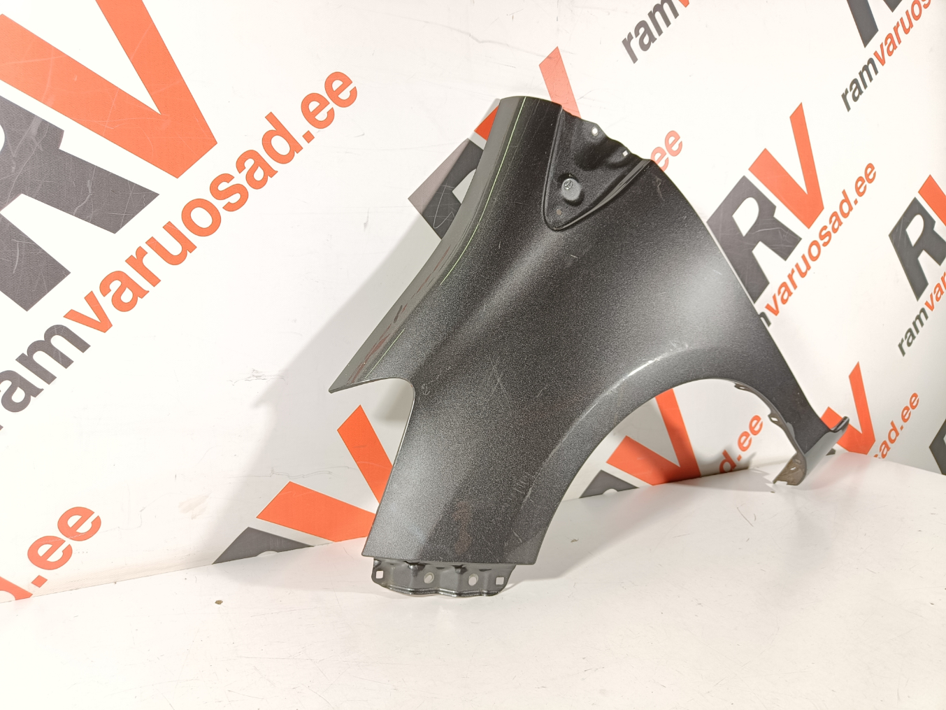 Toyota Yaris esitiib / front fender - pilt 2