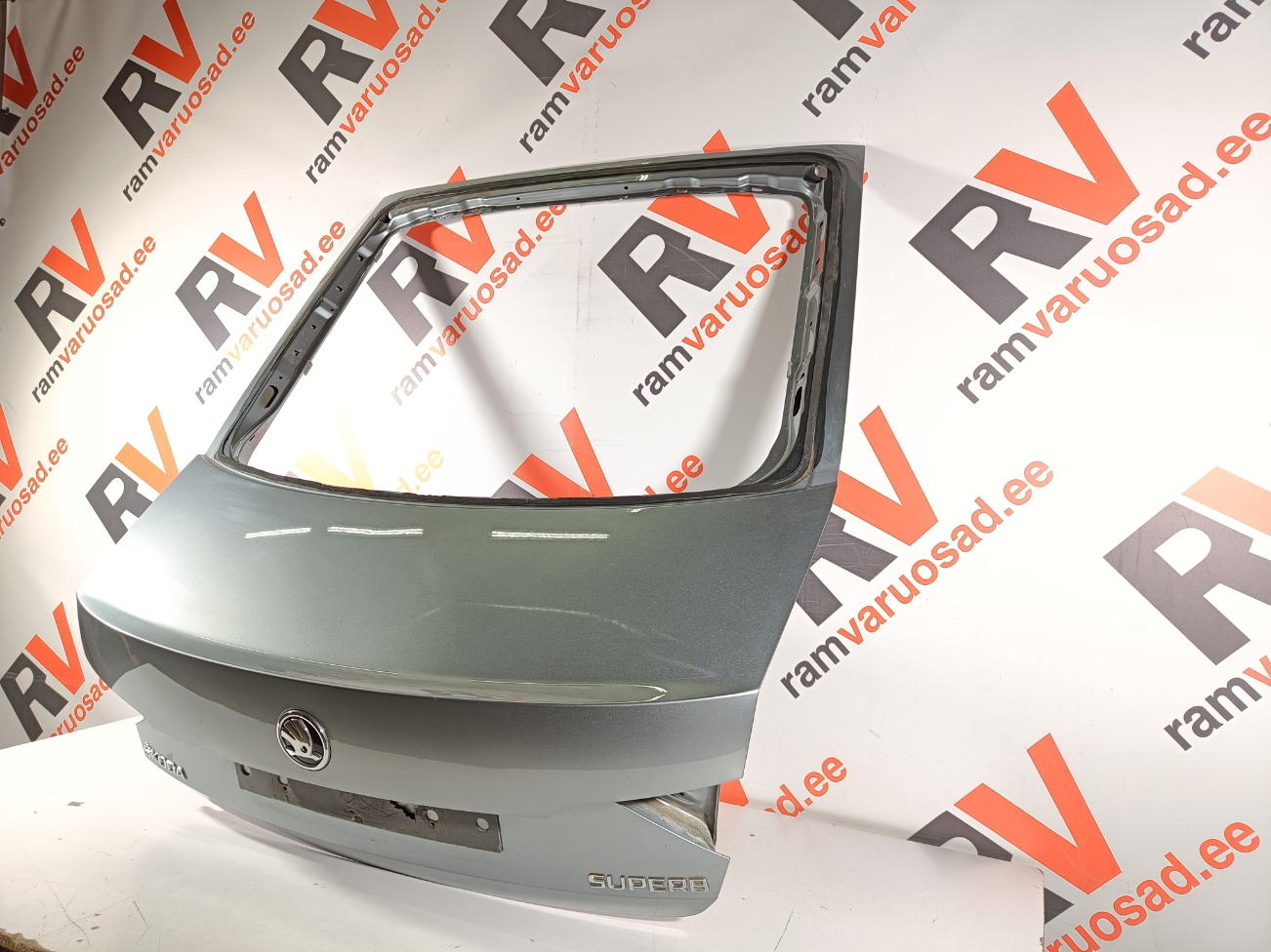 Skoda Superb tagaluuk / trunklid - pilt 3