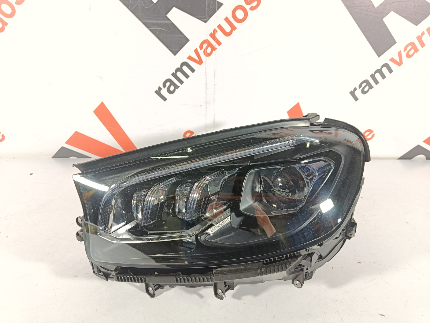 Mercedes GLS W167 esituli / headlight