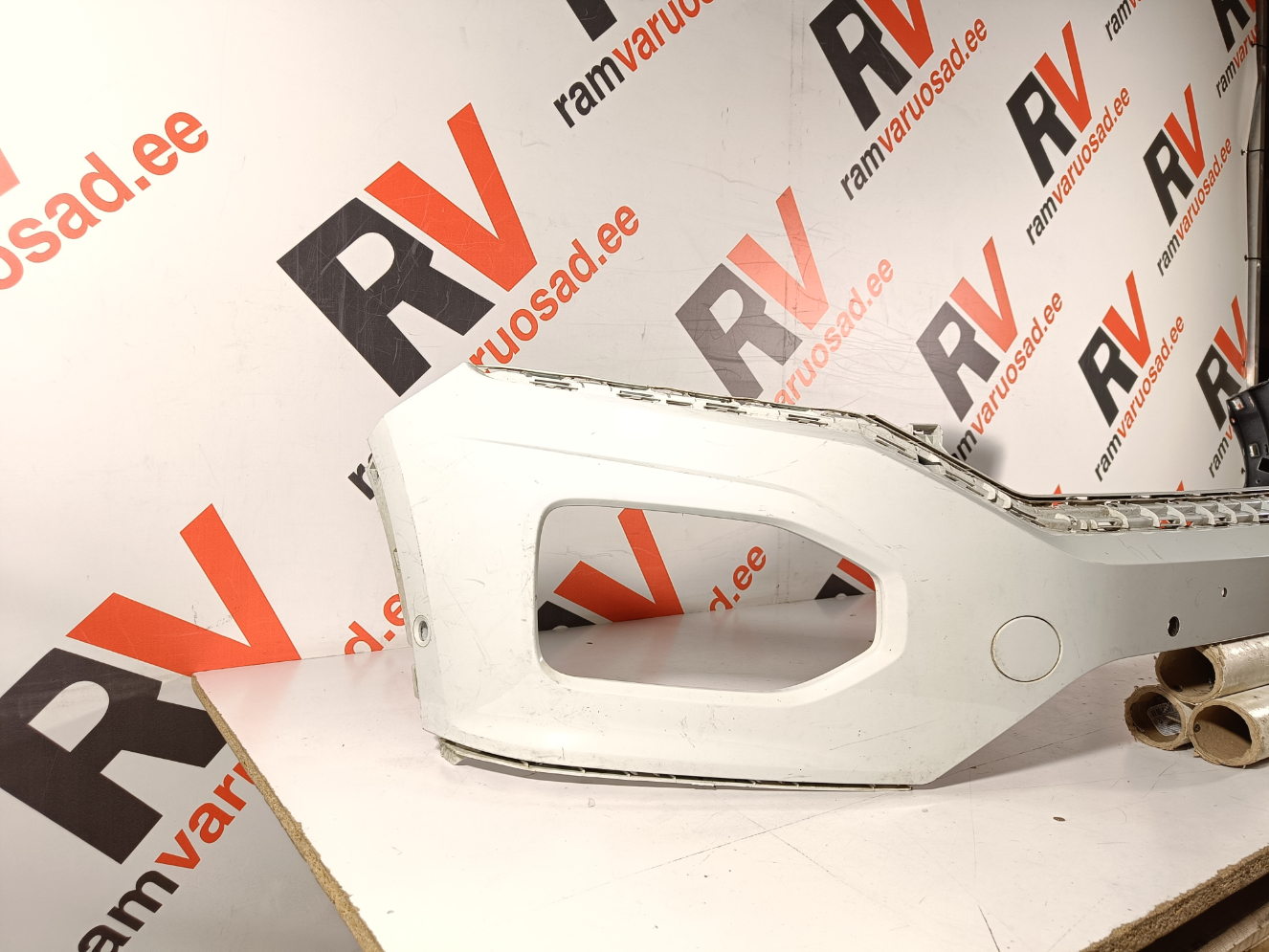 VW T-Roc esistange / front bumper - pilt 2