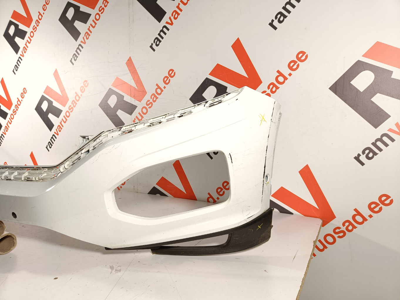 VW T-Roc esistange / front bumper - pilt 3