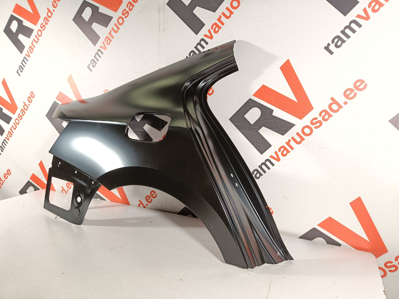 Skoda Superb tagatiib / rear fender - pilt 3
