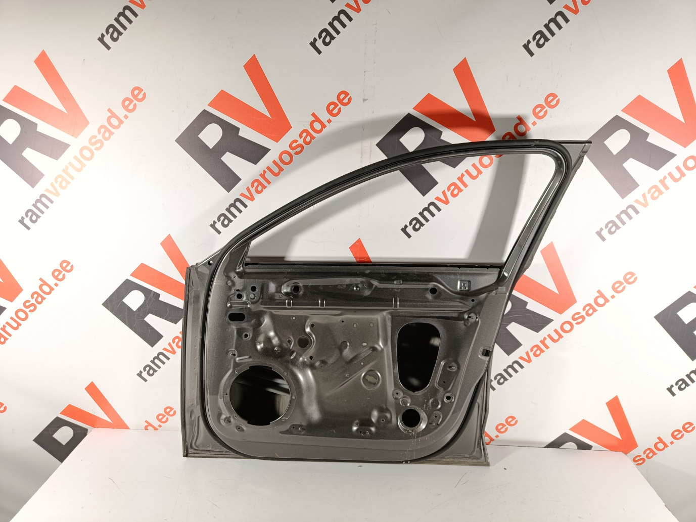 Audi A4 B9 esiuks - pilt 4