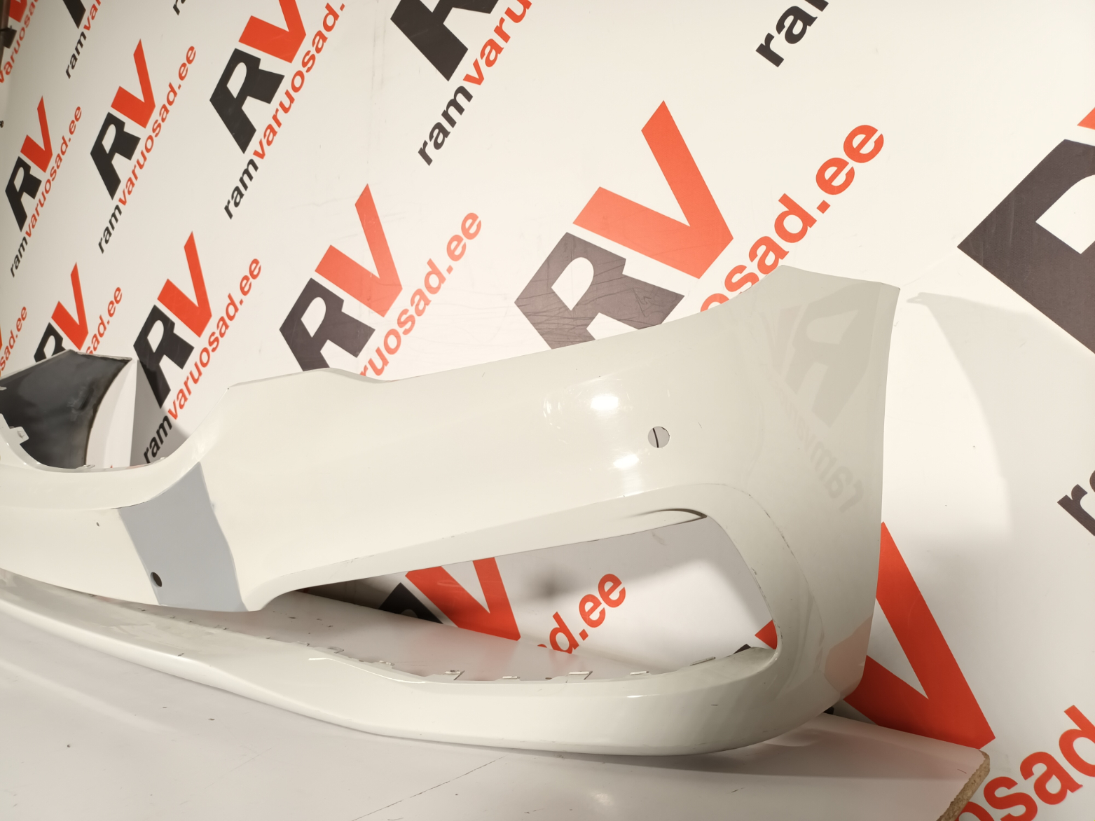 BMW G30/31 esistange - pilt 3