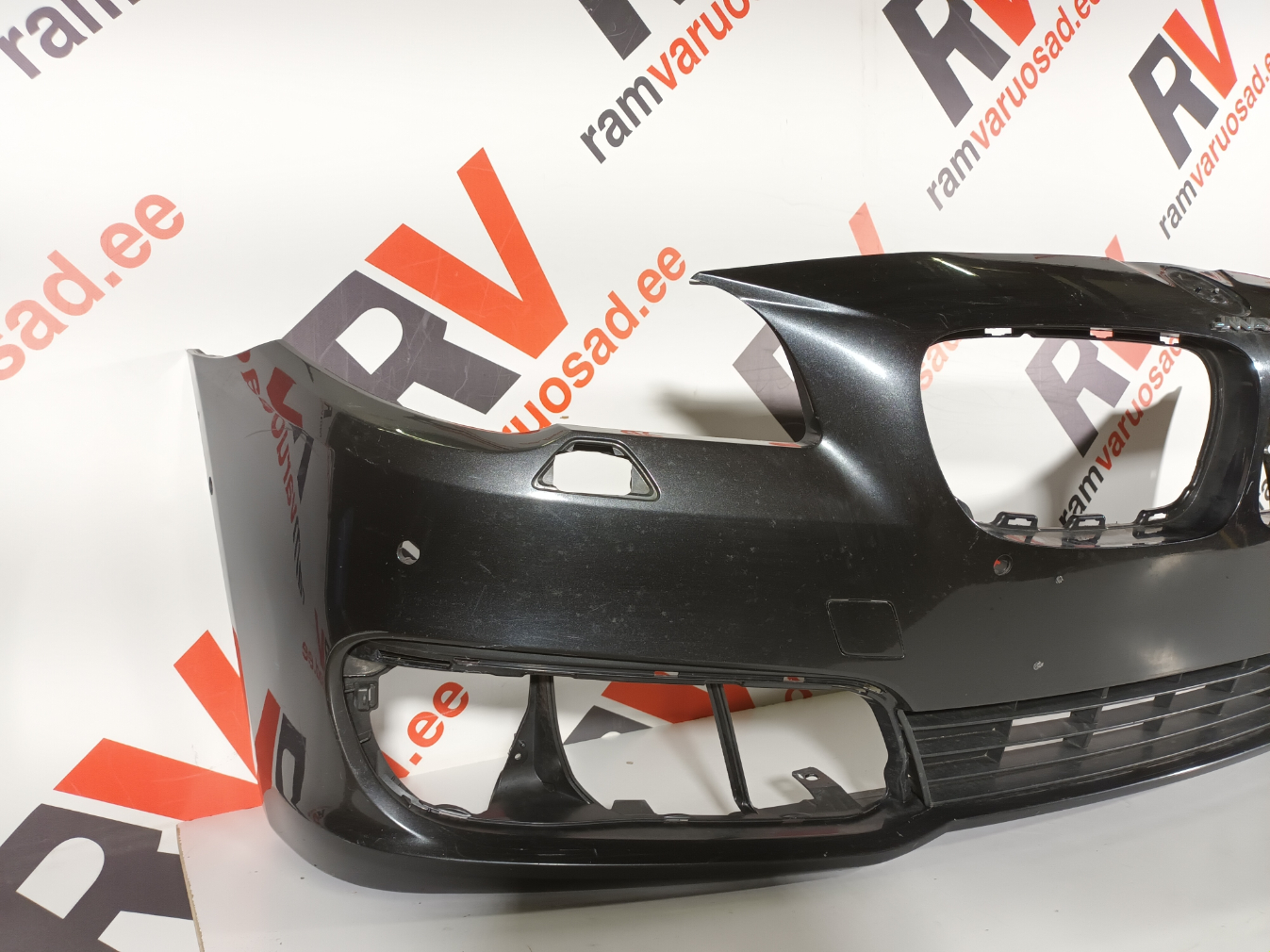 BMW 5 F10 Esistange - pilt 2