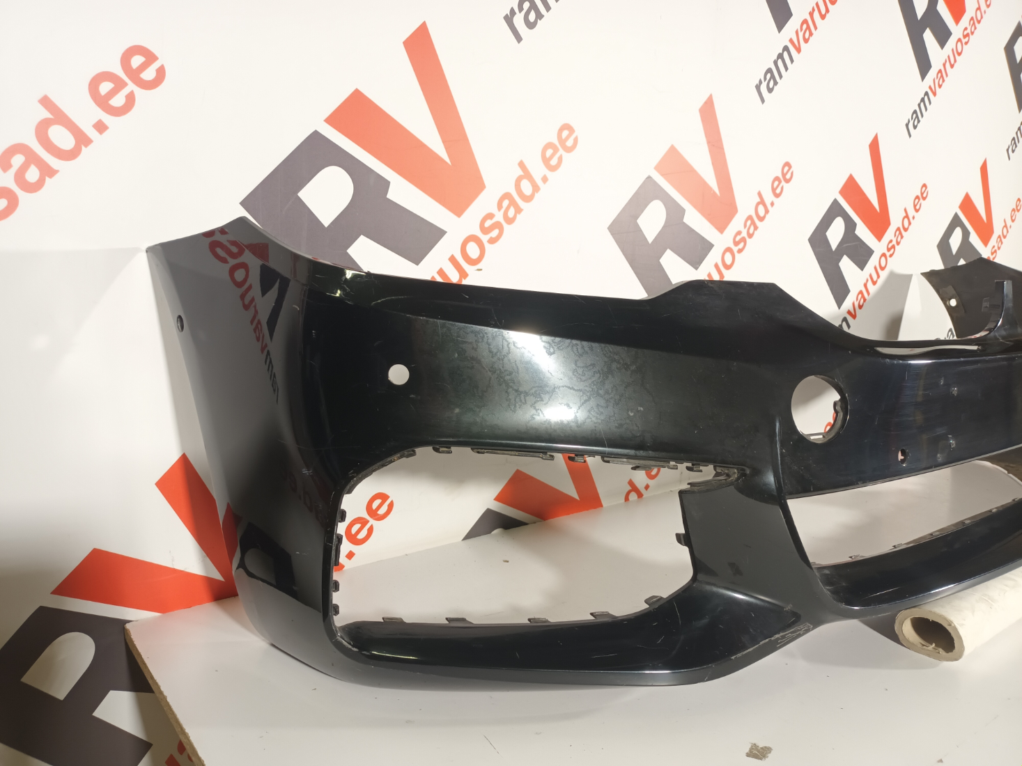 BMW 5 G30 esistange - pilt 2