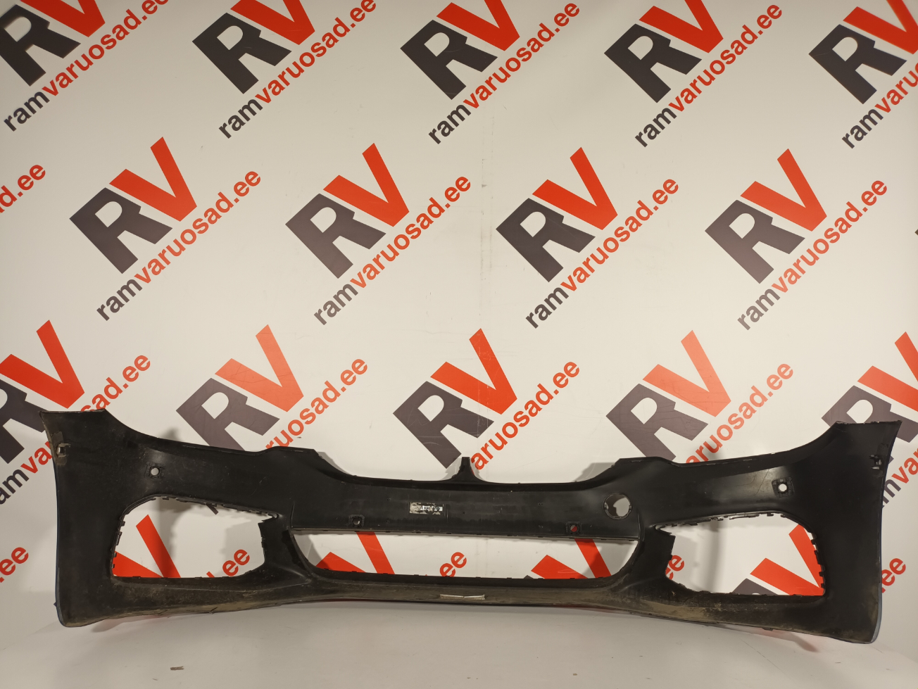 BMW 5 G30 esistange - pilt 4