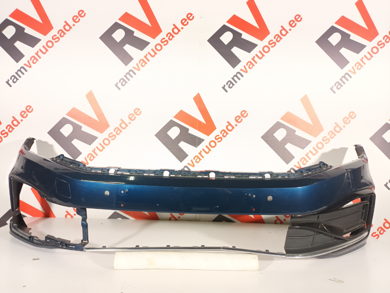 Volkswagen Passat B8 esistange