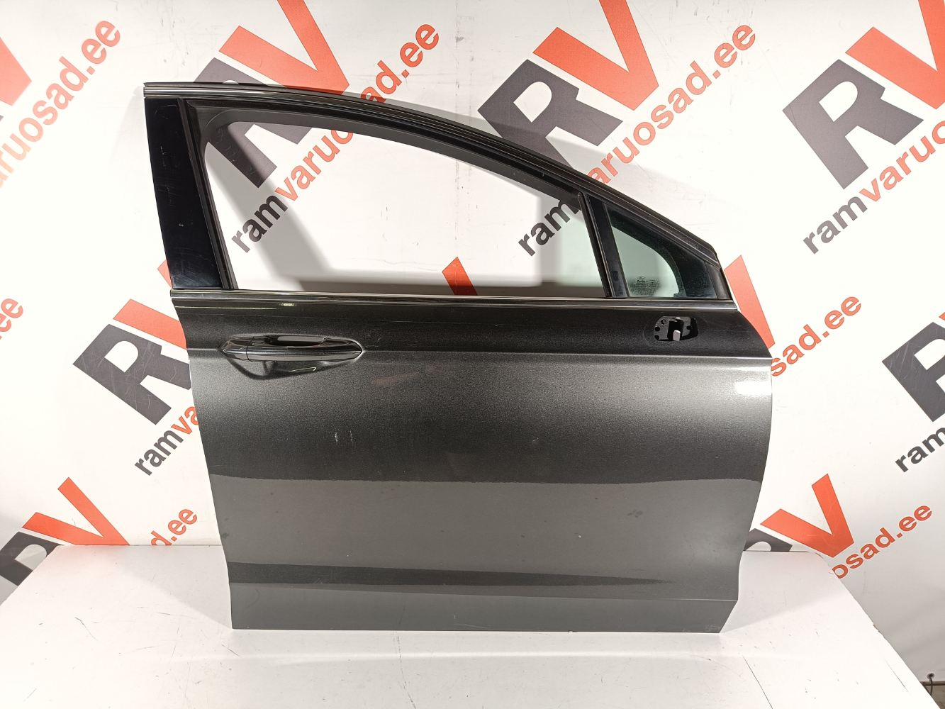 Ford Mondeo MK5 esiuks
