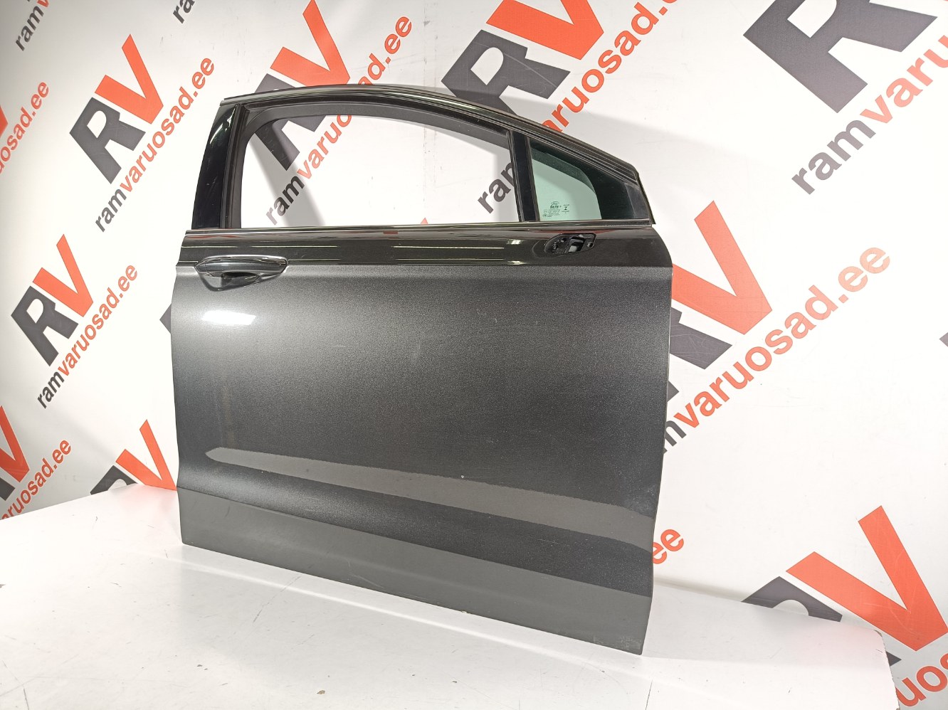 Ford Mondeo MK5 esiuks - pilt 3