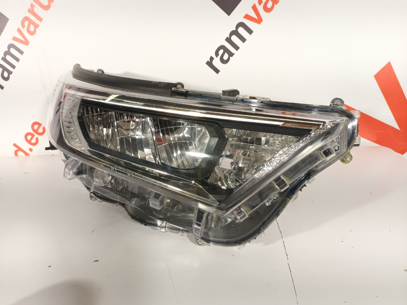 Toyota RAV 4 esituli - pilt 2