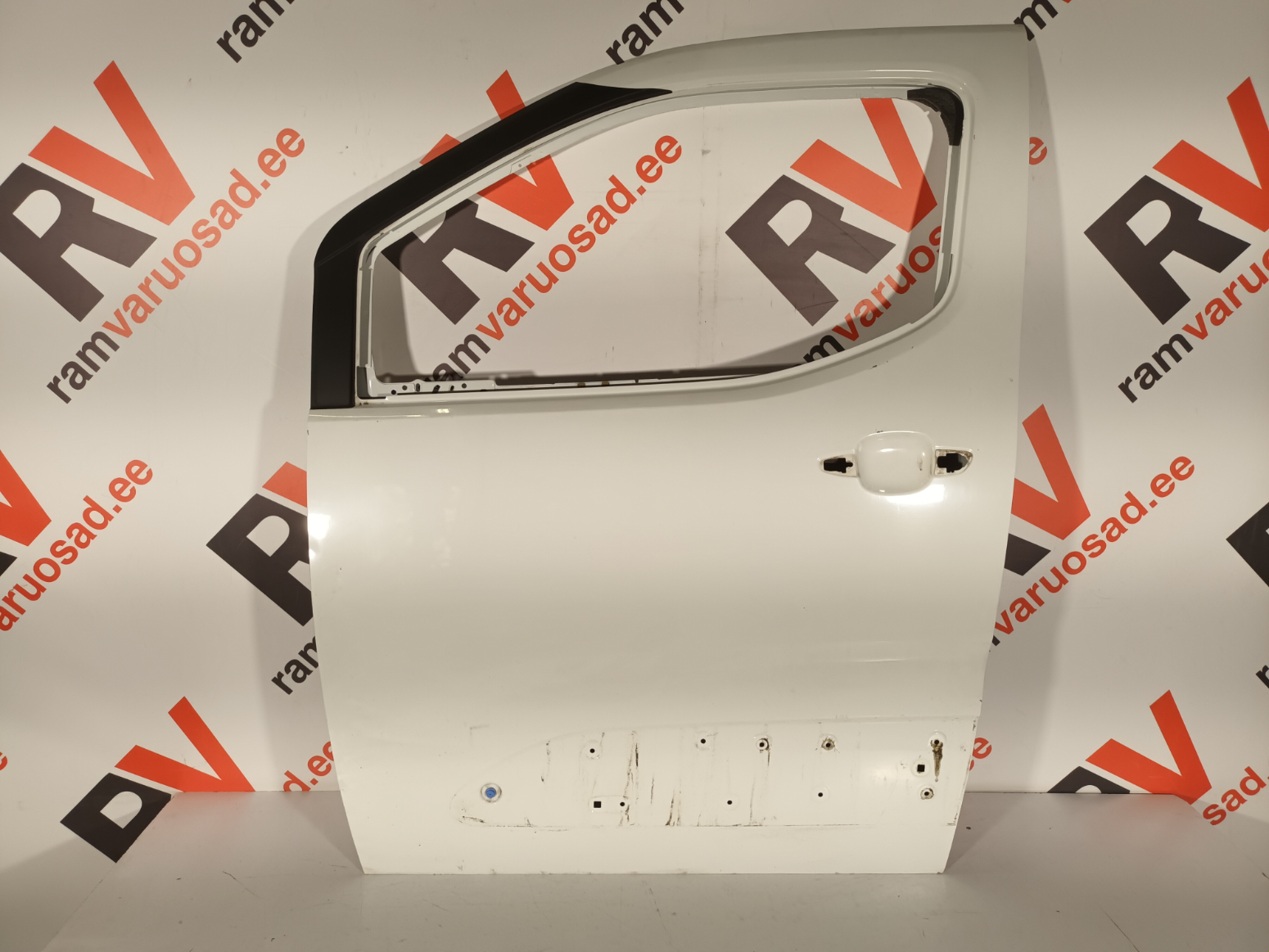 Citroen Berlingo esiuks