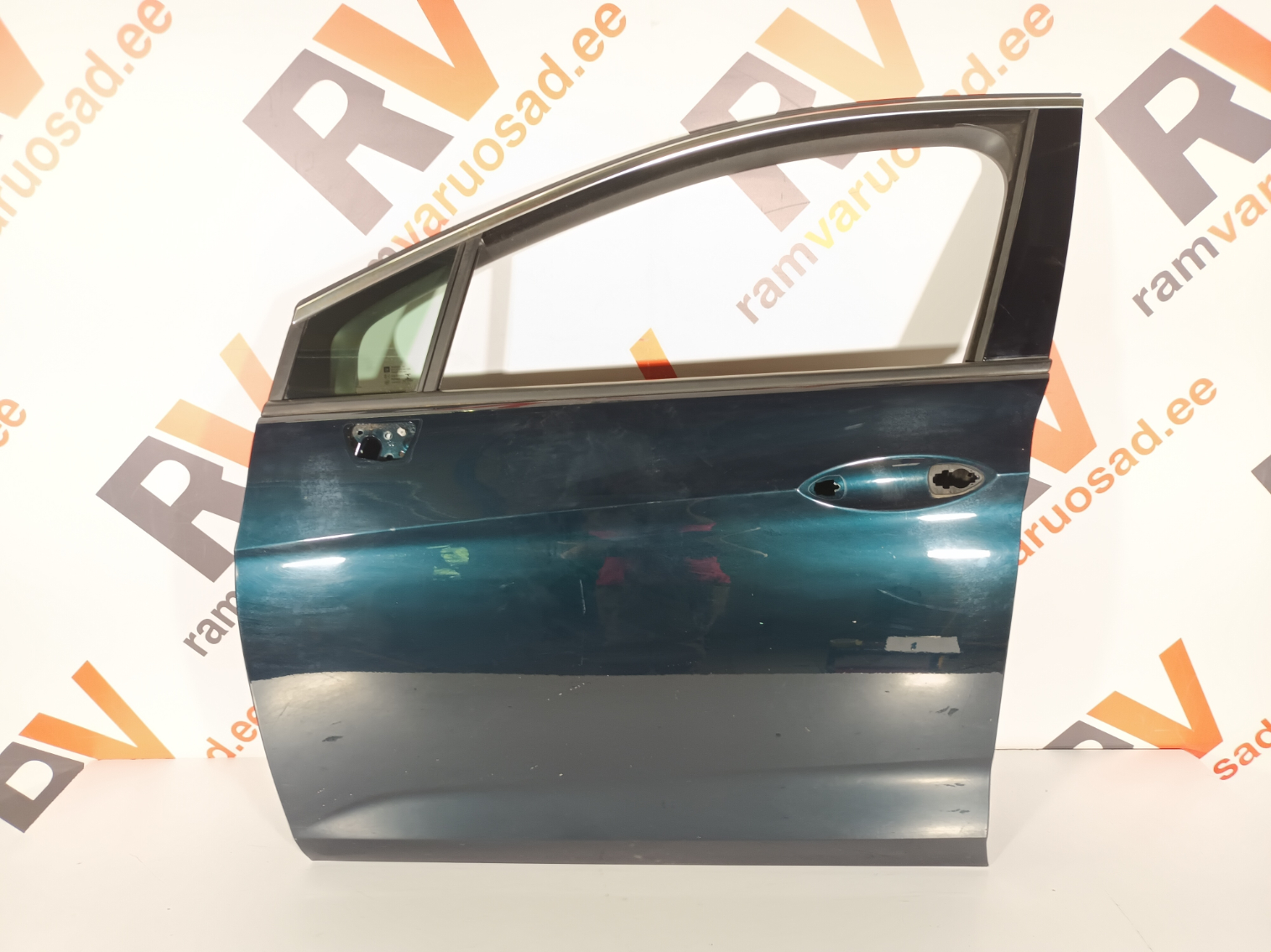 Opel Astra esiuks