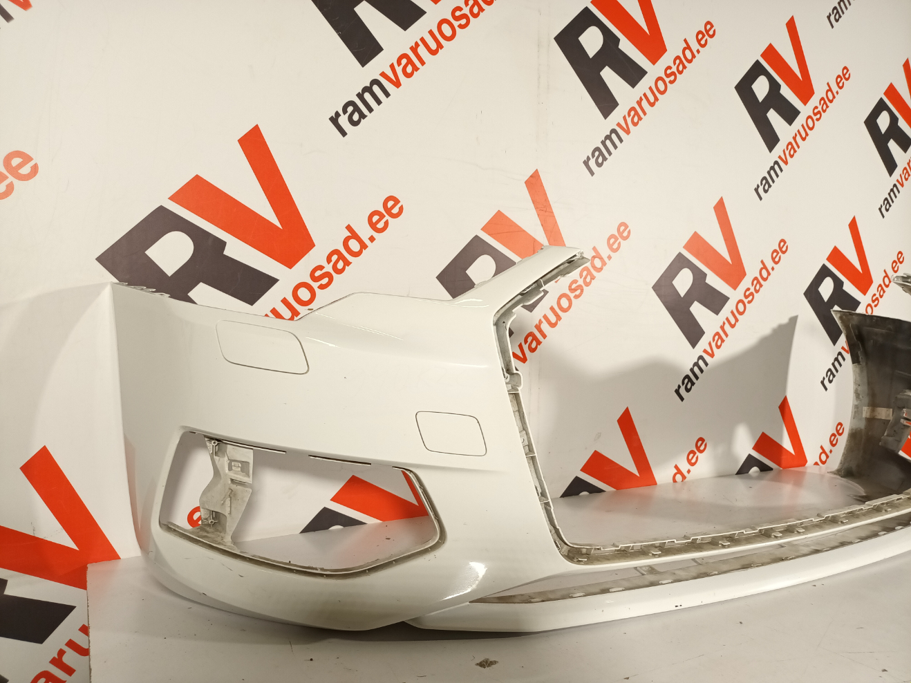 Audi A6 C8 esistange - pilt 2