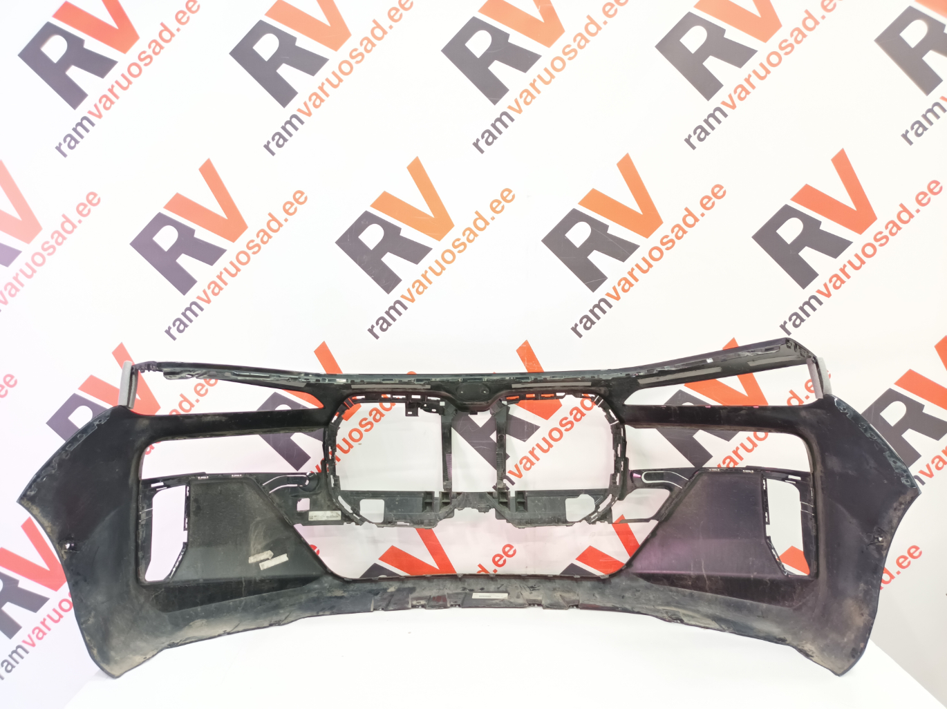 BMW 7 G70 esistange - pilt 4