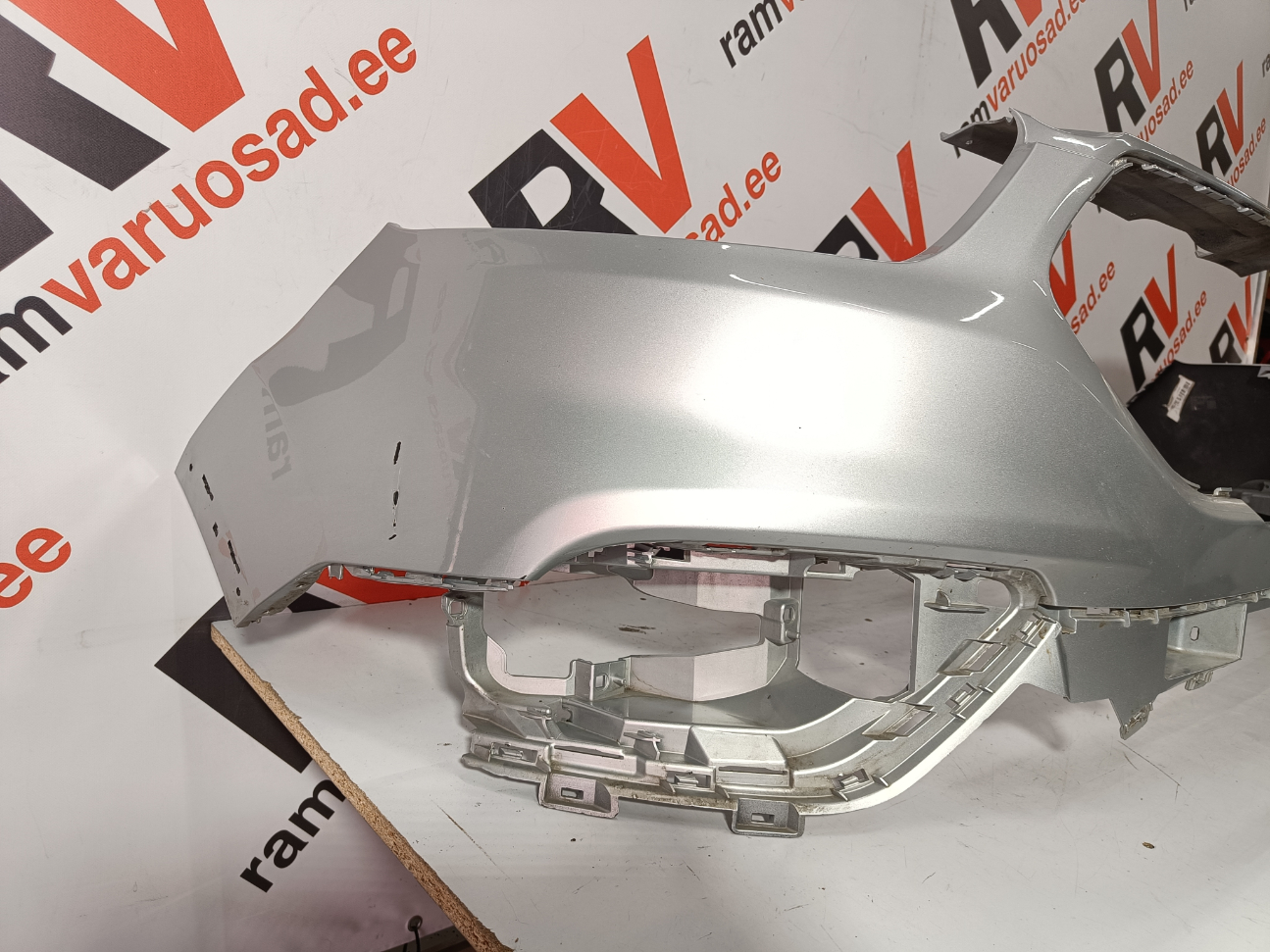 Ford Transit Custom esistange - pilt 2